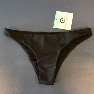 NWT. Nordstrom Plumeria black bikini swim bottom